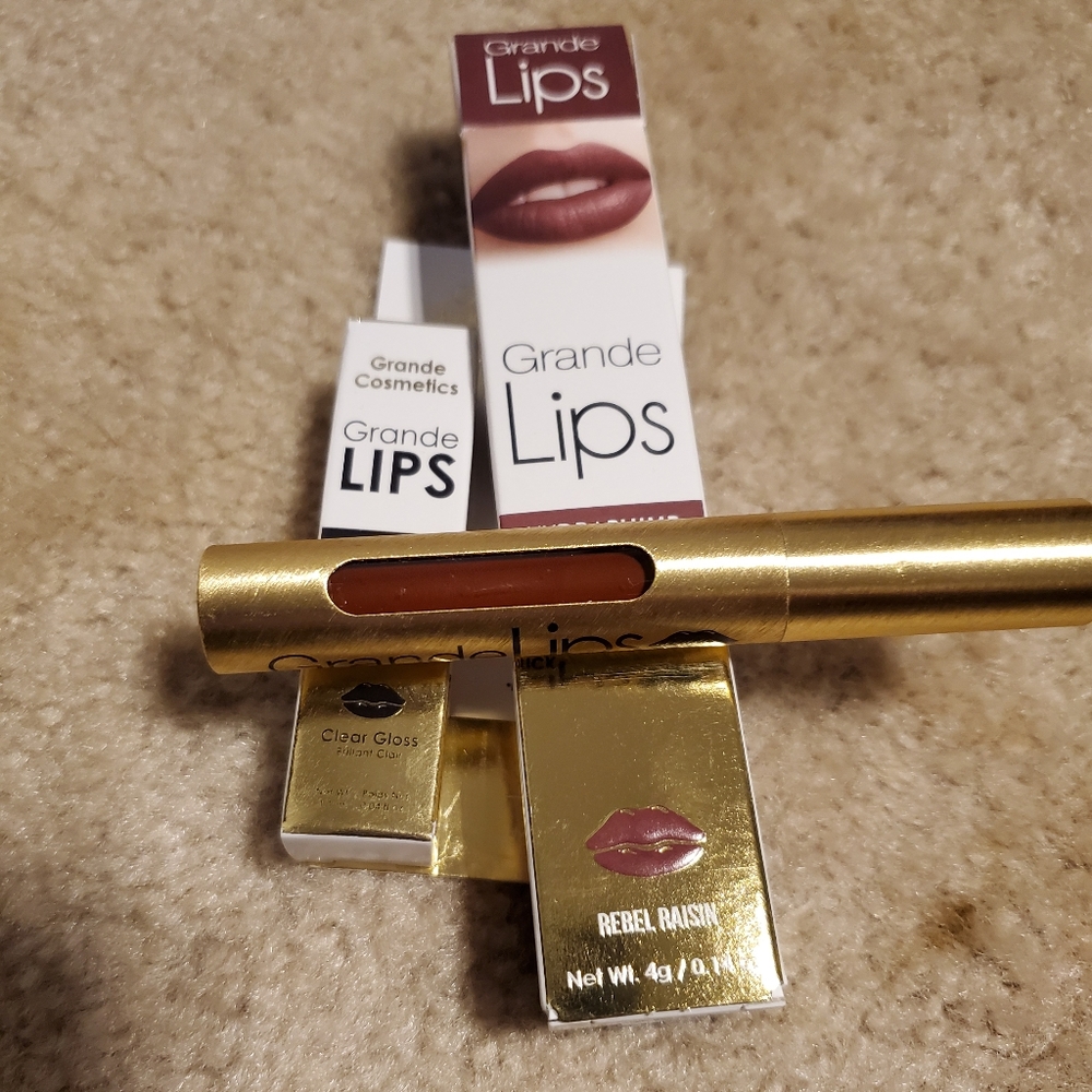 COPY - Plumping Liquid Lipstick, Semi Matte “Rebel Raisin
